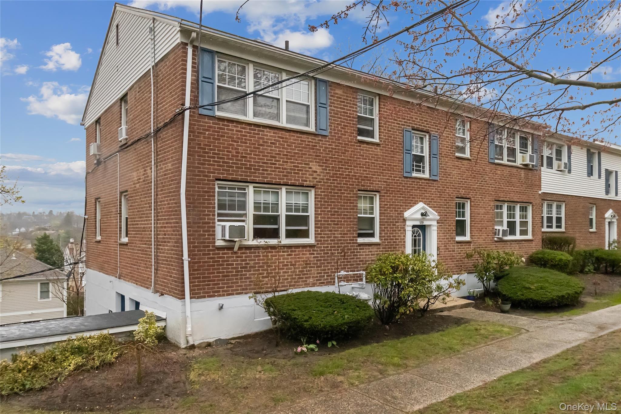 189 Columbus Avenue 1B