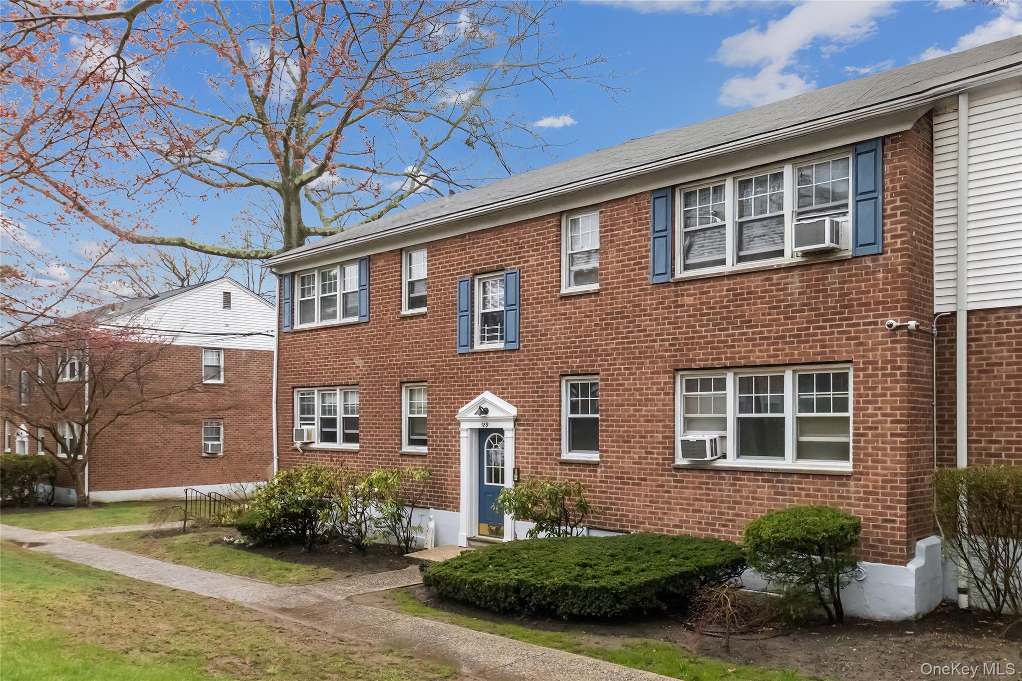 189 Columbus Avenue 1B