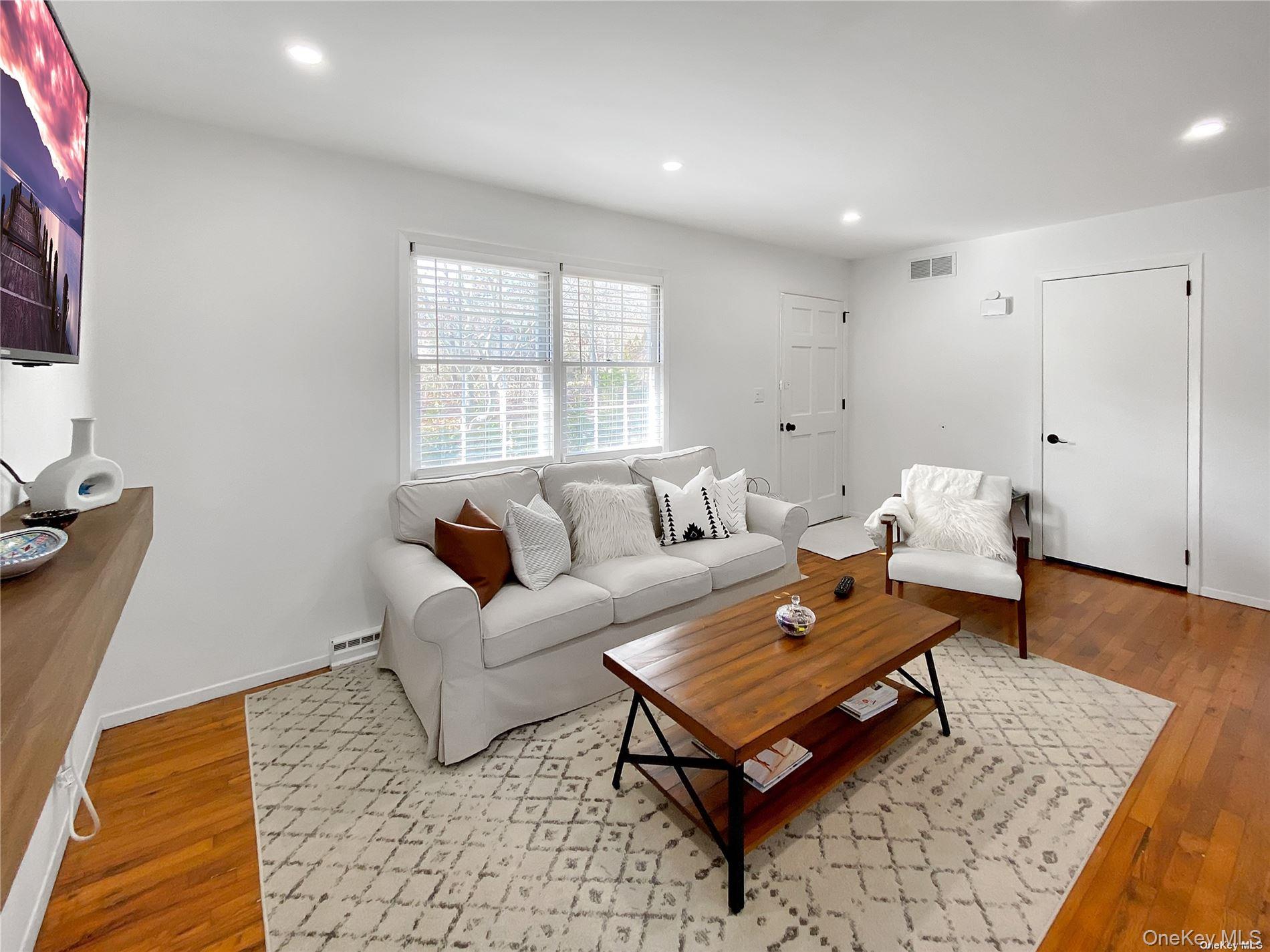 18 Old Riverhead Road