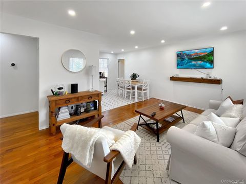 18 Old Riverhead Road Hampton Bays NY 11946