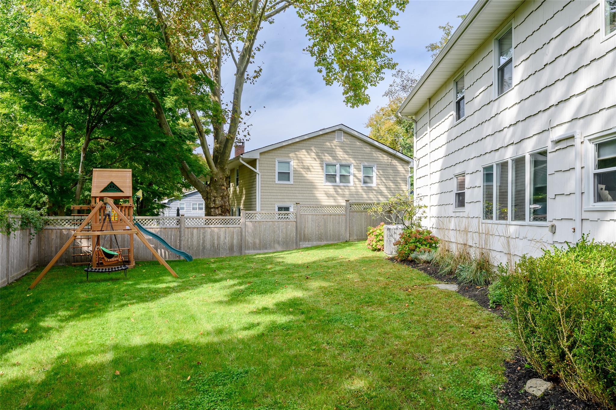 90 Sycamore Lane, Irvington, New York image 25