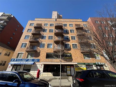 Photo of 14105 Cherry Avenue #4D, Flushing, NY 11355 (MLS # 968543)