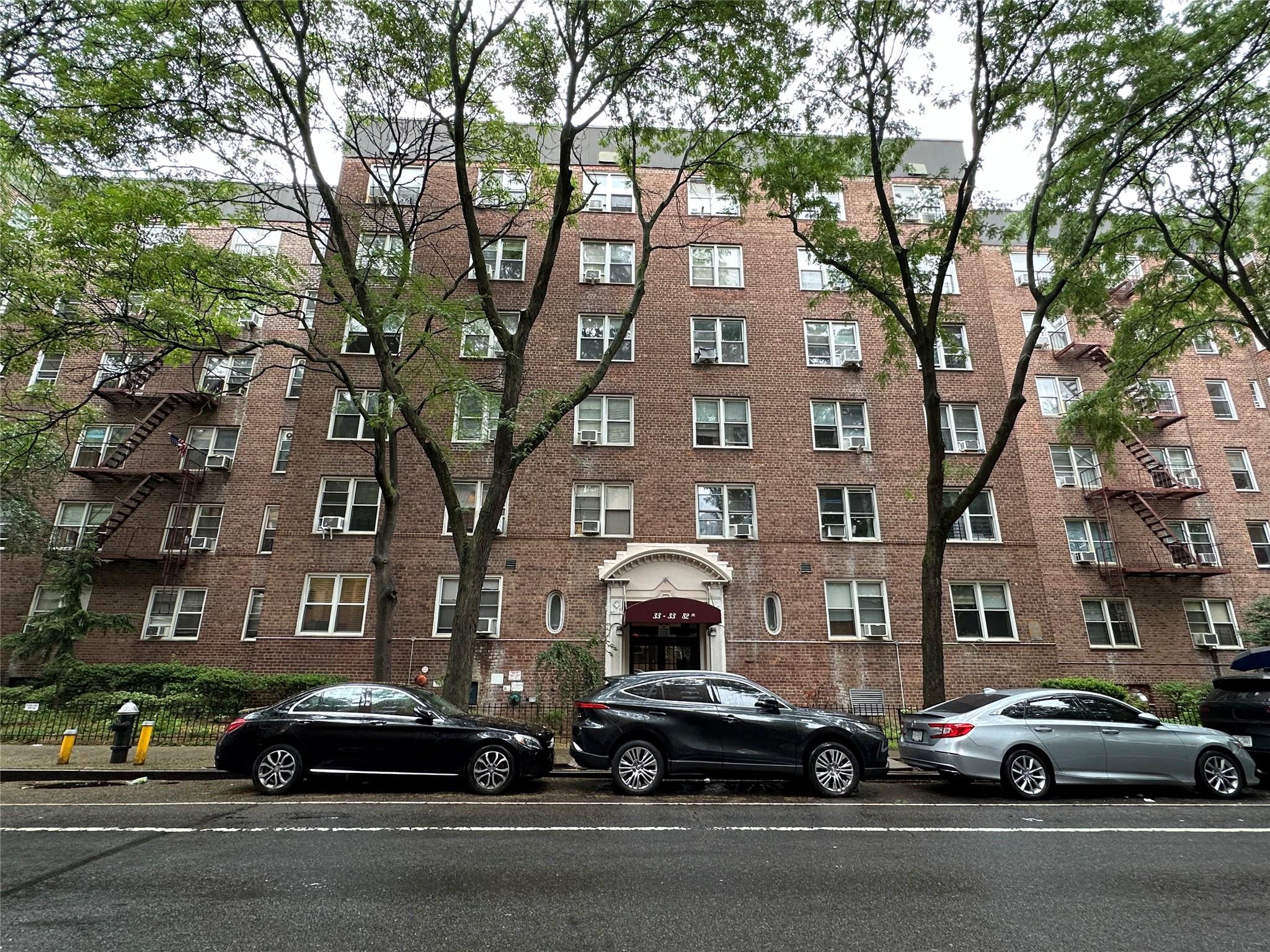 82nd Street 5D, Jackson Heights, Queens, NY - 1 Bedrooms  
1 Bathrooms  
3 Rooms - 