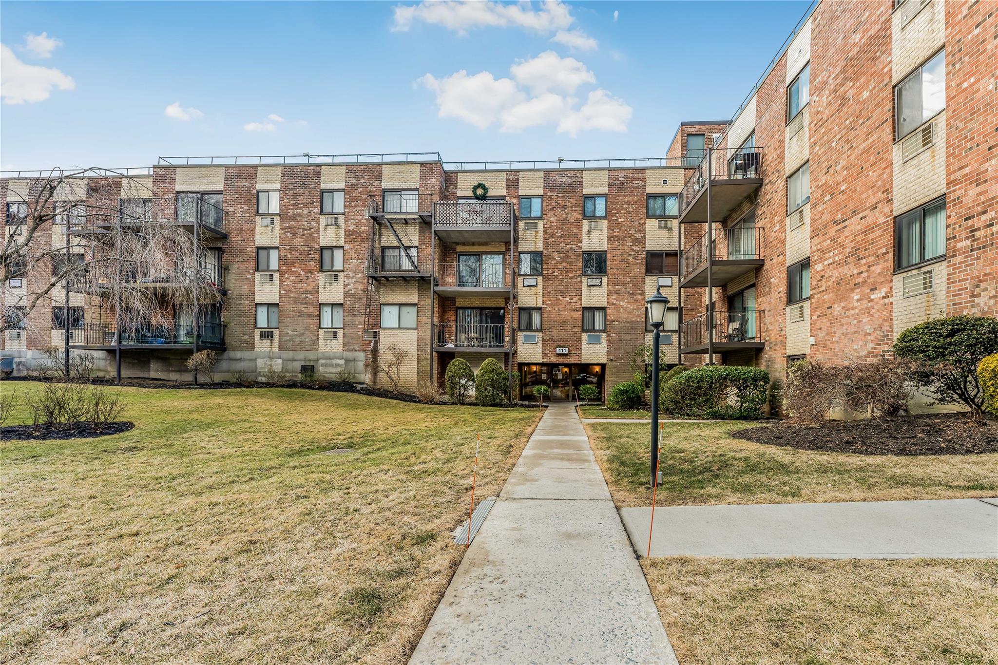 Rental Property at Dehaven Drive 317, Yonkers, New York - Bedrooms: 2 
Bathrooms: 2  - $2,650 MO.