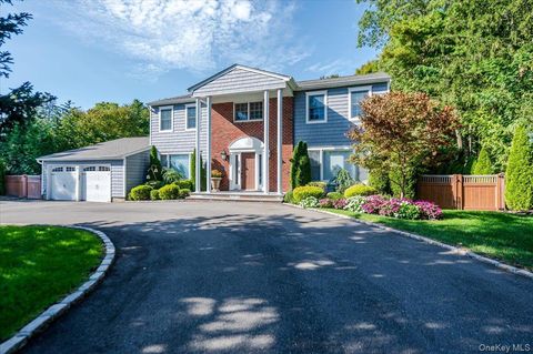 Photo of 75 Karol Place, Muttontown, NY 11753 (MLS # 923201)