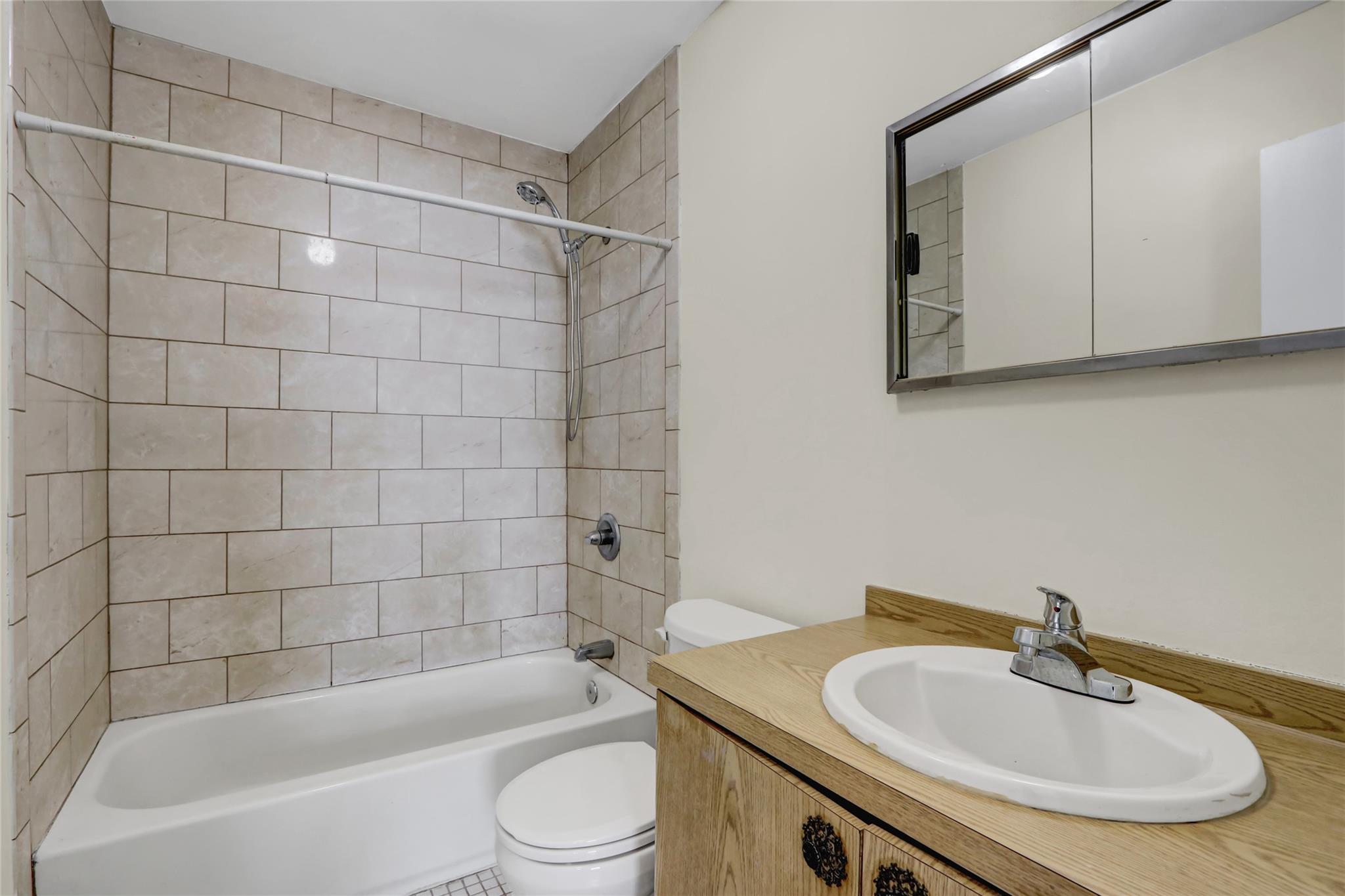 12 Wyant Avenue, Ronkonkoma, New York image 28