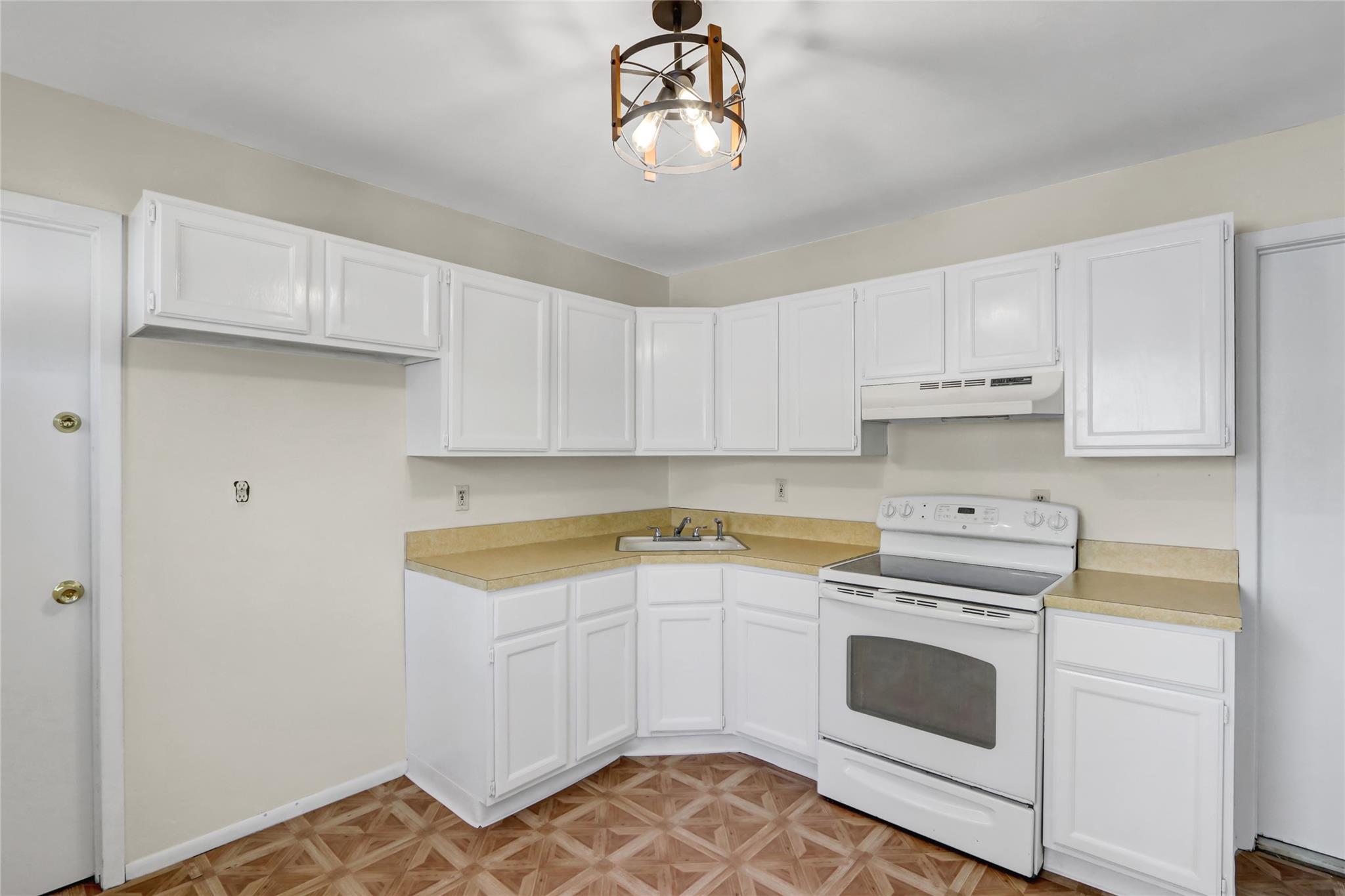 12 Wyant Avenue, Ronkonkoma, New York image 23