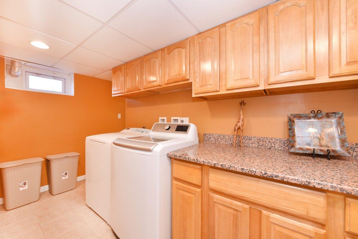 460 Old Country Road, Garden City, New York image 23