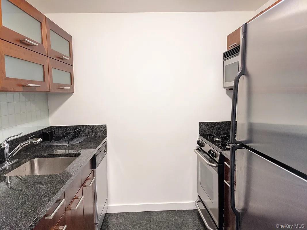 121 E 23rd Street 3F