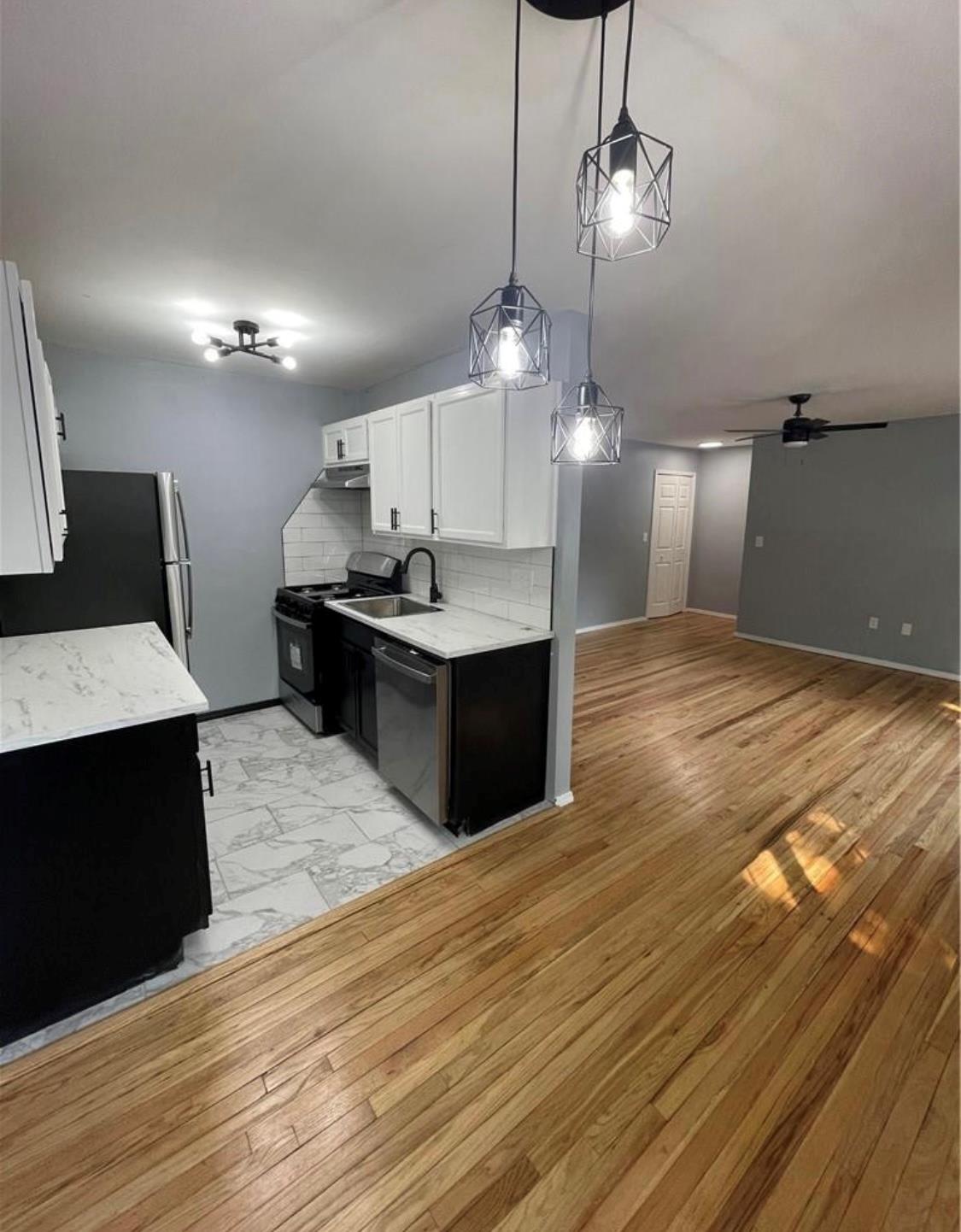 702 Barclay Manor 7B