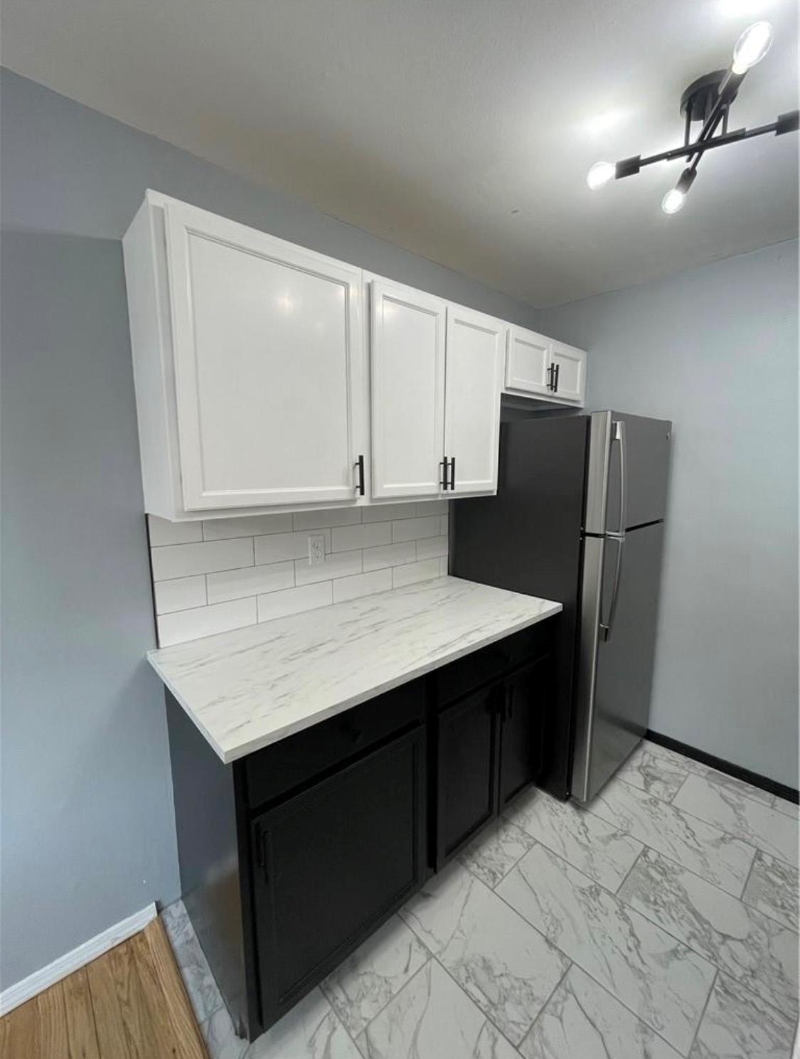 702 Barclay Manor 7B