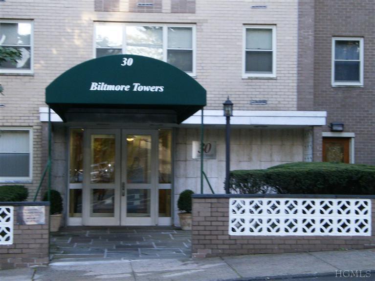 Rental Property at Lake Street, White Plains, New York - Bedrooms: 2 
Bathrooms: 1  - $3,200 MO.