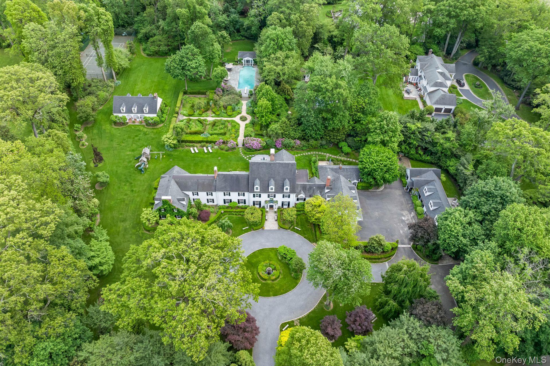 8 Stonegate Lane