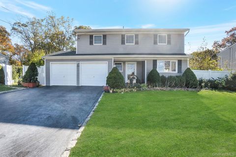 Photo of 26 Fran Lane, Selden, NY 11784 (MLS # 931623)