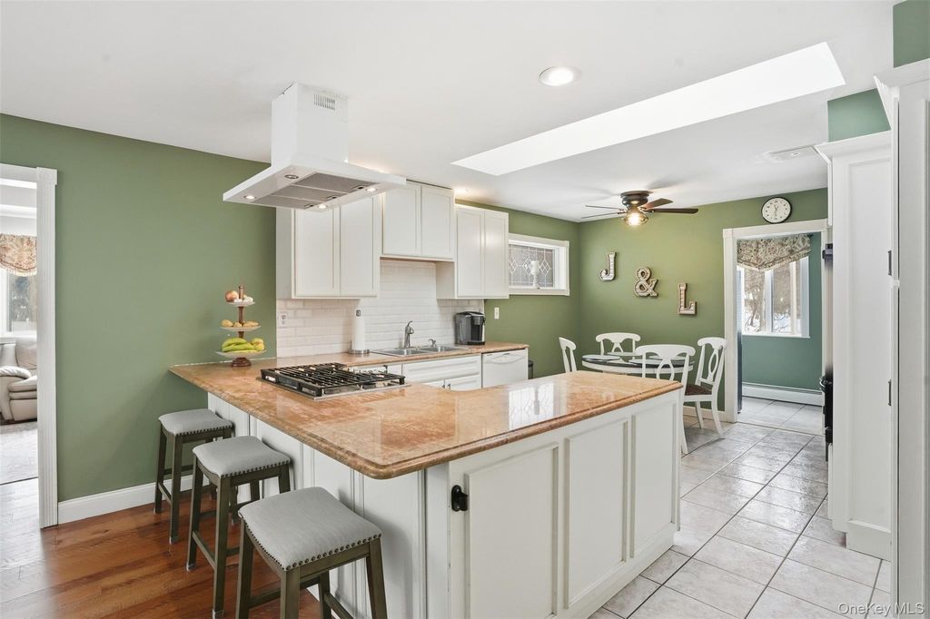 Photo of 14 Tall Pines Drive, Hopewell Junction, NY 12533 (MLS # 960794)