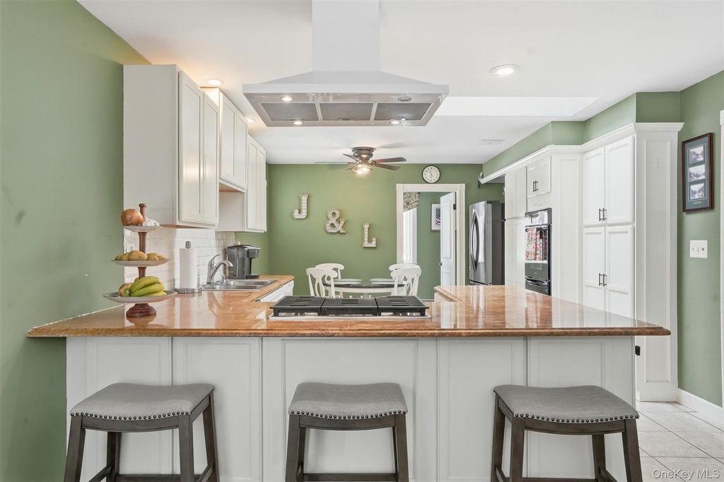 Photo of 14 Tall Pines Drive, Hopewell Junction, NY 12533 (MLS # 960794)