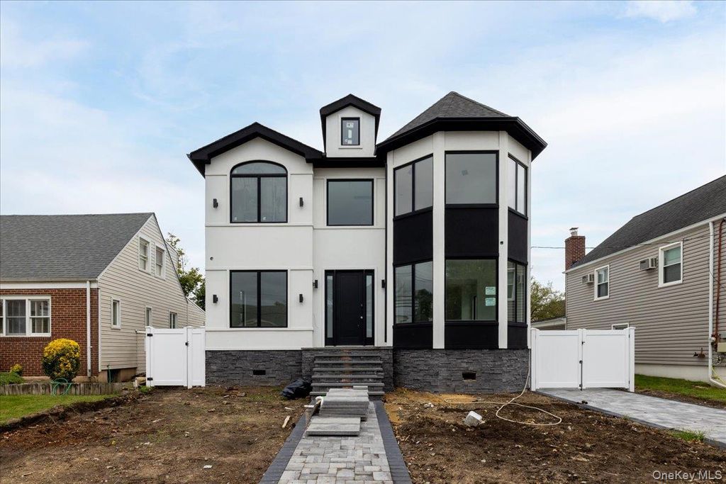 Photo of 544 Arlington Road, Cedarhurst, NY 11516 (MLS # 912119)