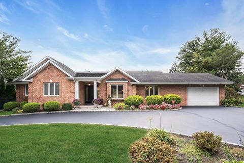 1 Regency Lane Dix Hills NY 11746