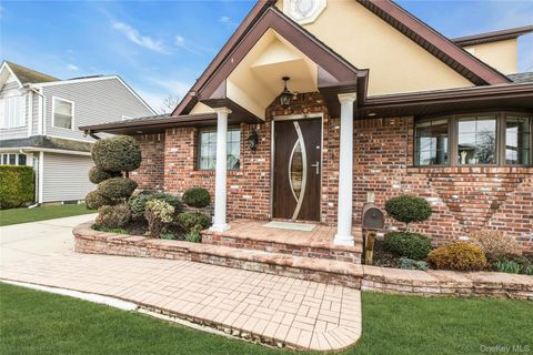 Photo of 21 Terrell Lane, Hicksville, NY 11801 (MLS # 986301)