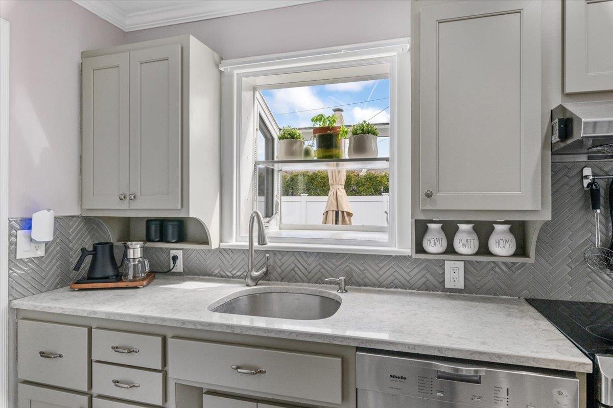 642 Salisbury Park Drive, Westbury, New York image 11