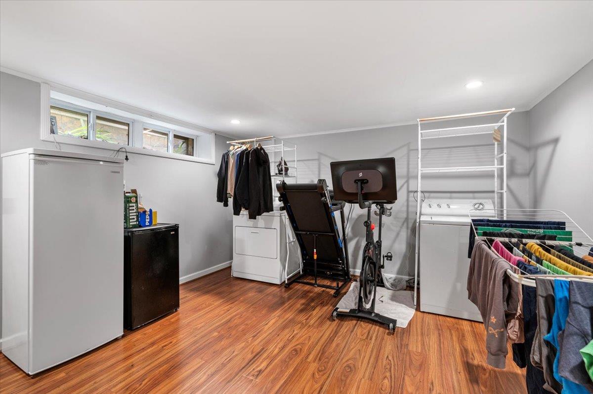 642 Salisbury Park Drive, Westbury, New York image 26