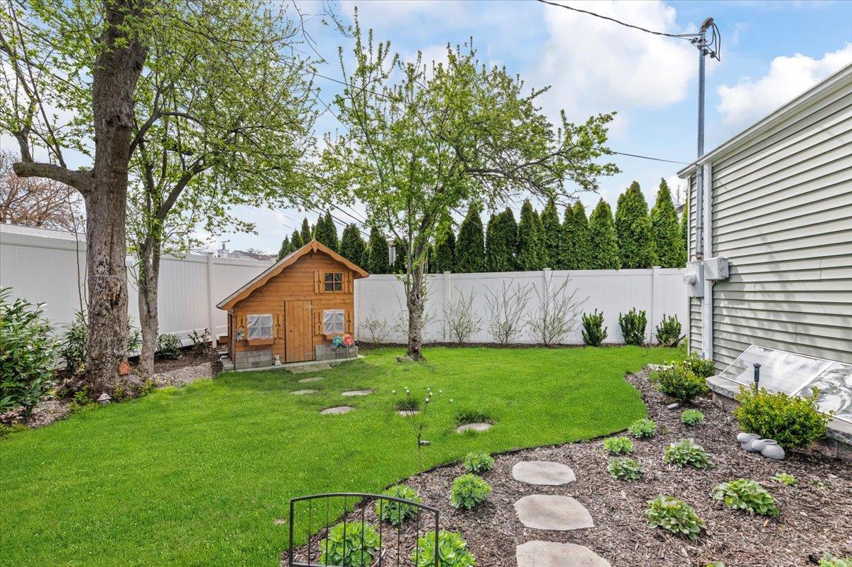 642 Salisbury Park Drive, Westbury, New York image 27