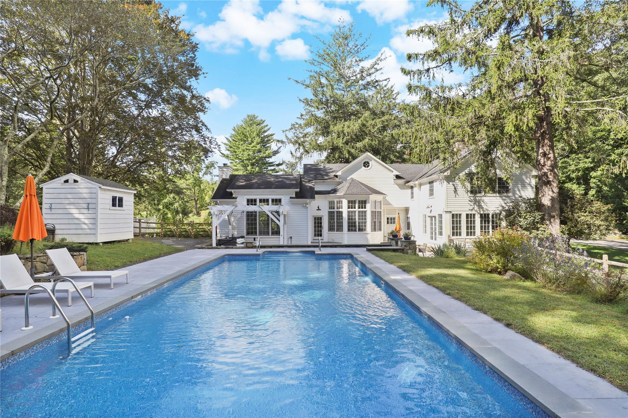 West Lane, Pound Ridge, New York - 3 Bedrooms  
3 Bathrooms  
8 Rooms - 