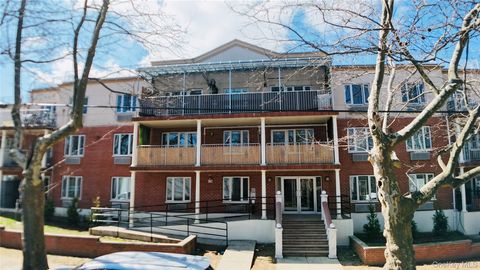 Photo of 6434 Grand Central Parkway #3D, Forest Hills, NY 11375 (MLS # 976505)