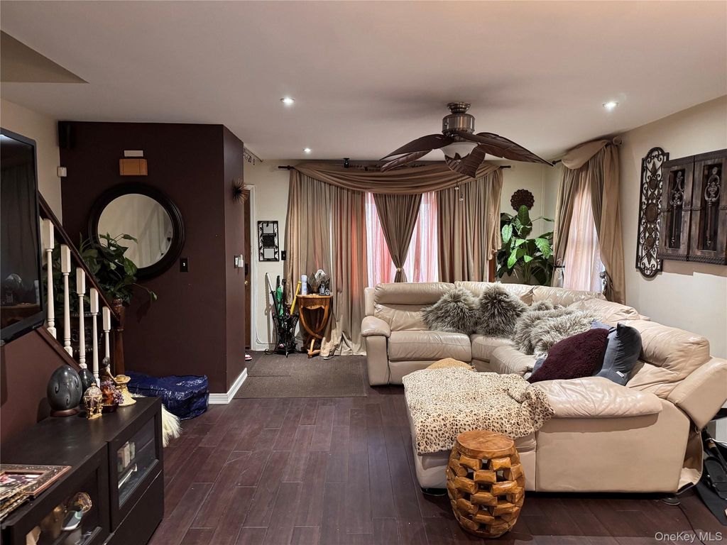 Photo of 21924 Alecia Avenue, Laurelton, NY 11413 (MLS # 977304)