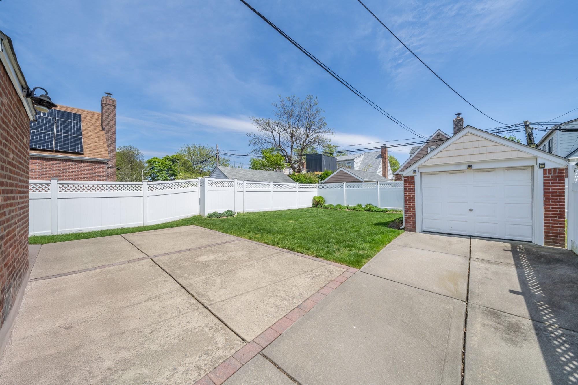 118-11 230 Street, Cambria Heights, New York image 28