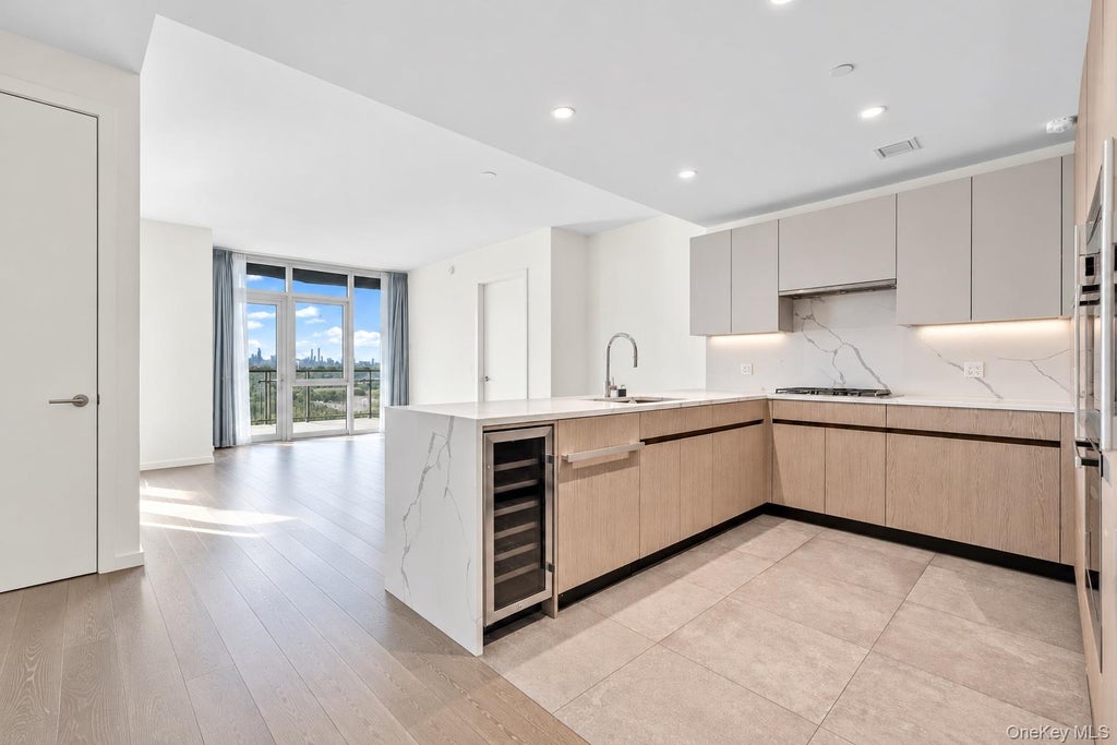 Photo of 133-36 37th Avenue #8F, Flushing, NY 11354 (MLS # 1064076)