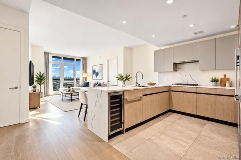 Photo of 133-36 37th Avenue #8F, Flushing, NY 11354 (MLS # 1064076)