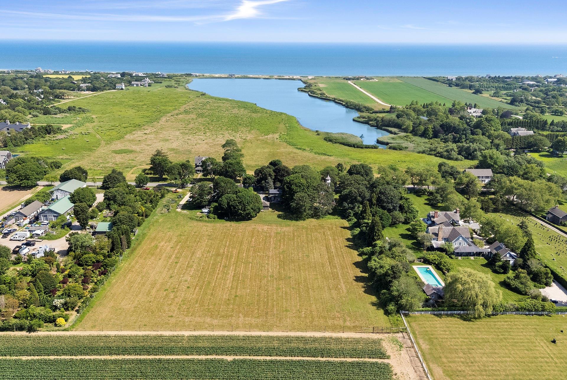 75 Wainscott Main
