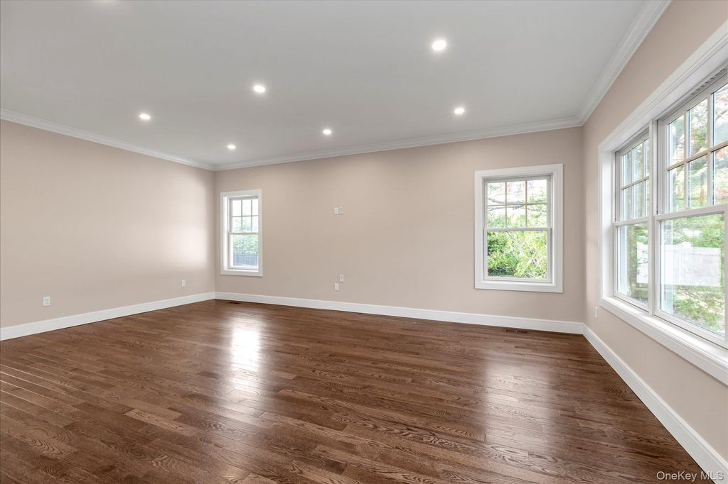 Photo of 34 Calumet Drive, Dix Hills, NY 11746 (MLS # 942499)