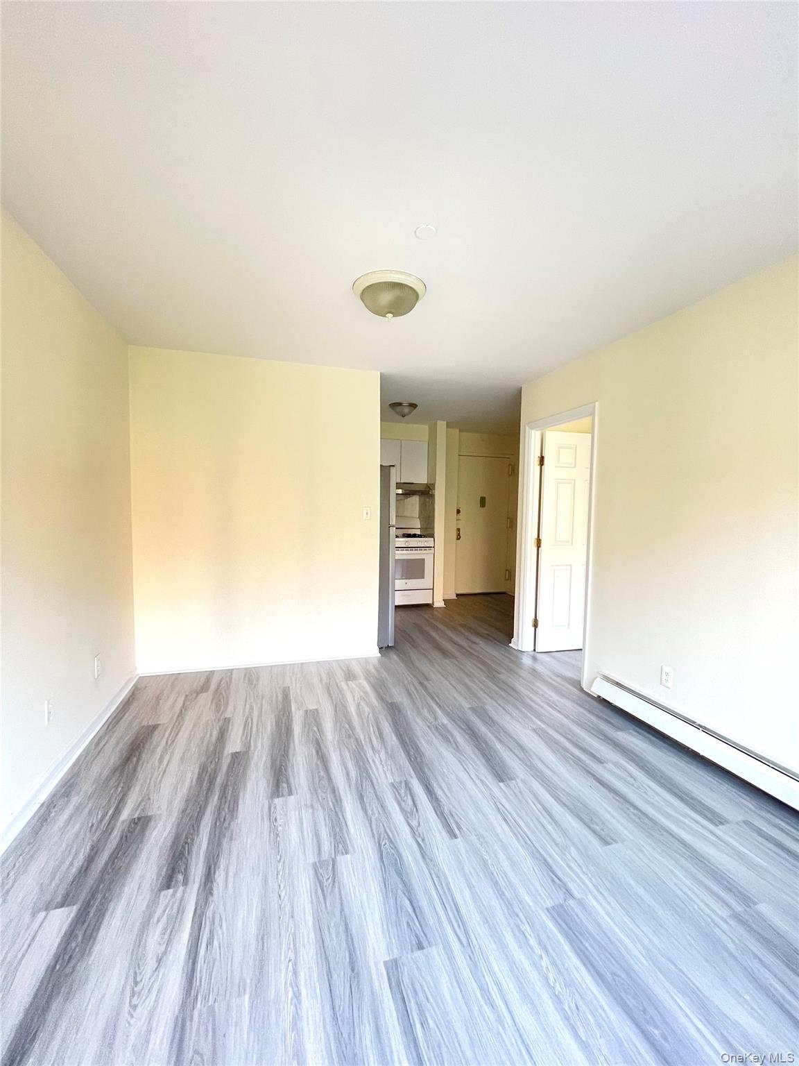 144-48 Roosevelt Avenue 3B