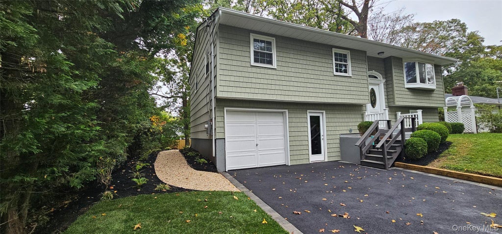 Photo of 11 Marbeth Circle, Miller Place, NY 11764 (MLS # 1064133)