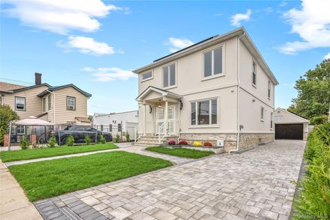4 S 11th Street New Hyde Park NY 11040