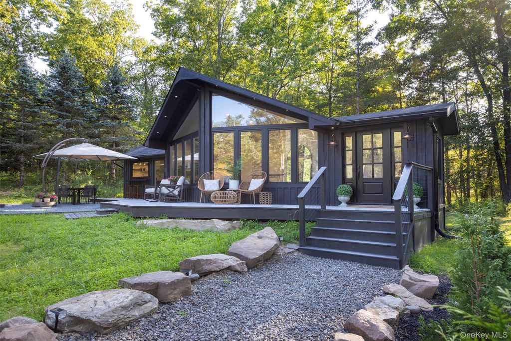 Photo of 83 Sages Loop, Kerhonkson, NY 12446 (MLS # 850207)