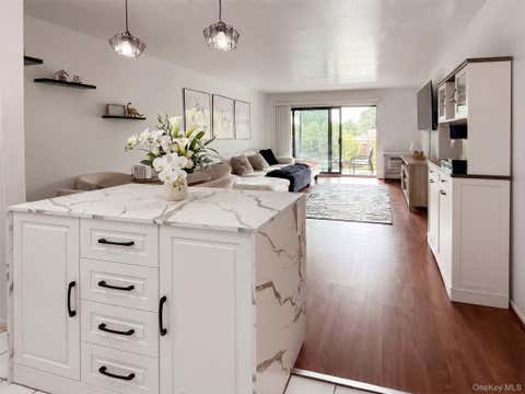 Condo For Sale - 115 Dehaven Drive #205<br/> Yonkers, NY 10703