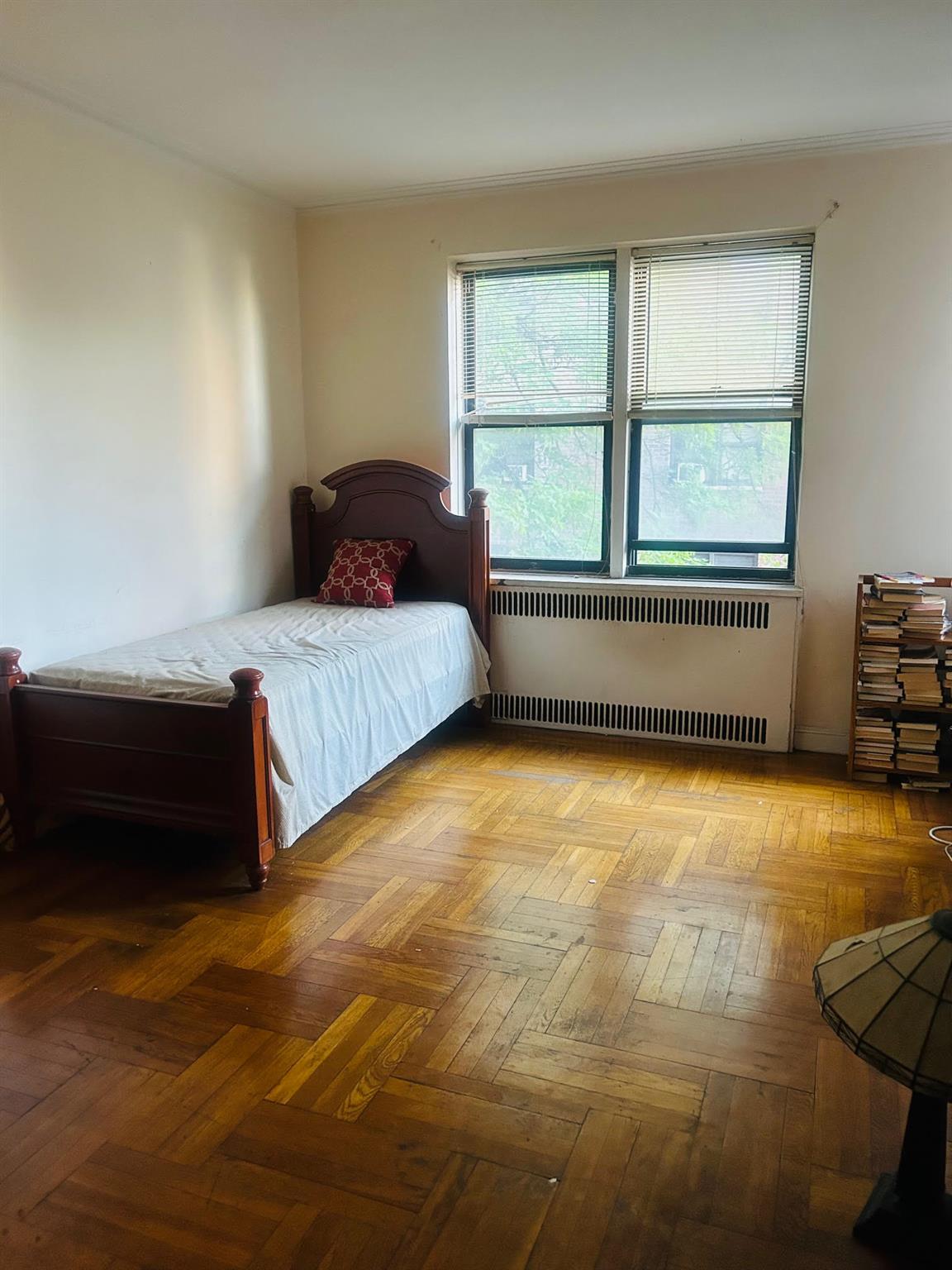 Riverdale Avenue Ave 3C, Bronx, New York - 1 Bedrooms  
1 Bathrooms  
4 Rooms - 
