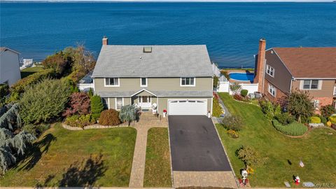 43 Oak Point Drive N Bayville NY 11709