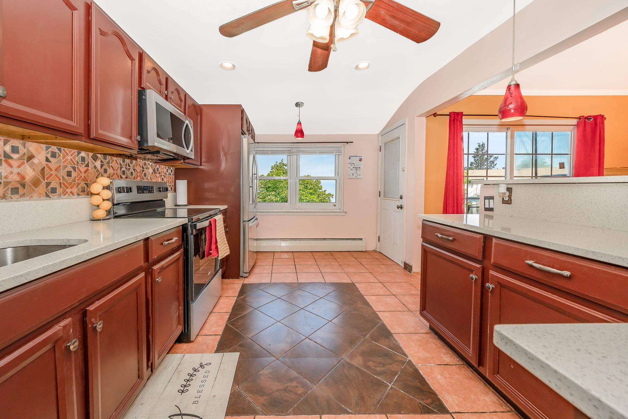 47 Briarwood Road, Wheatley Heights, New York image 10