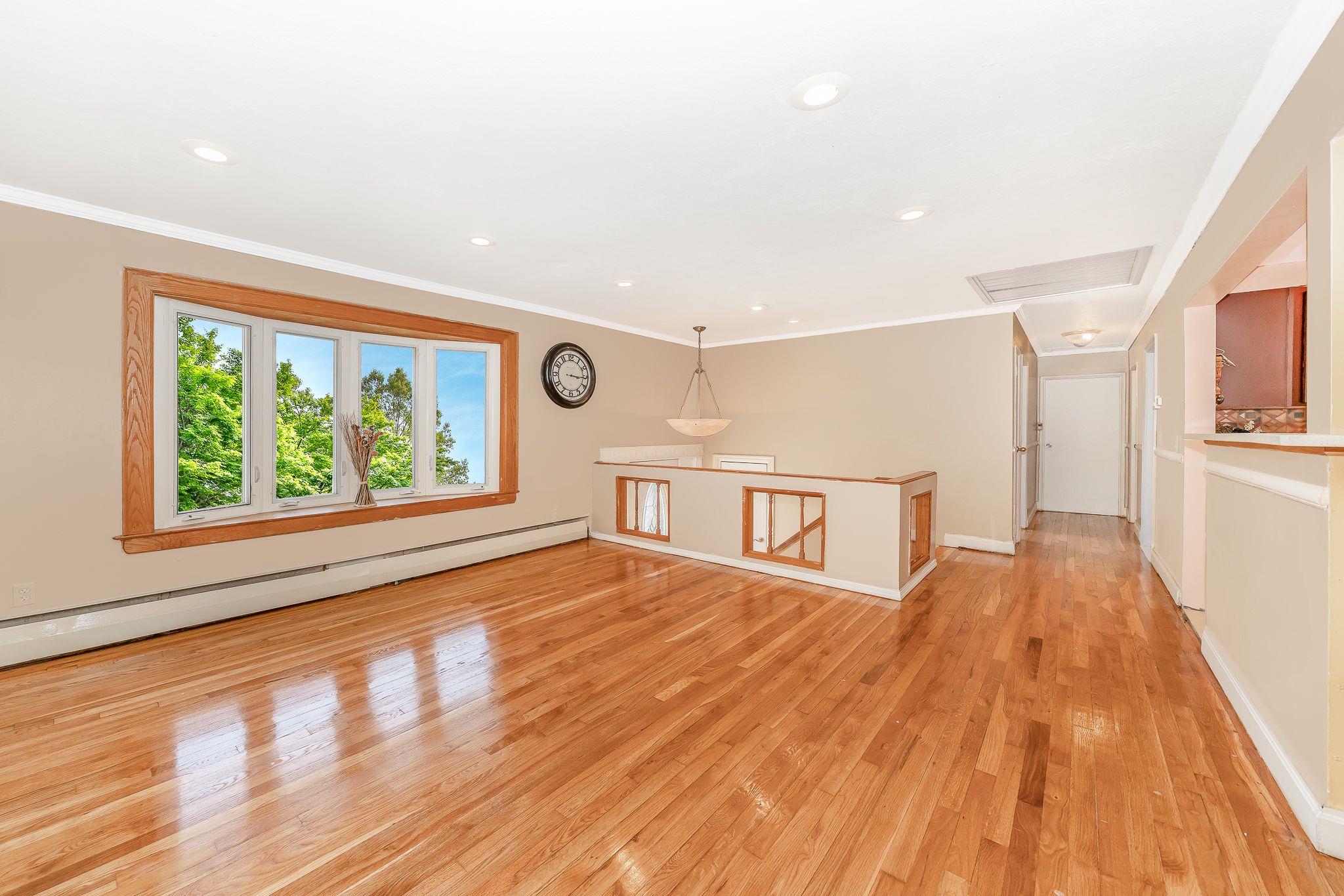 47 Briarwood Road, Wheatley Heights, New York image 5