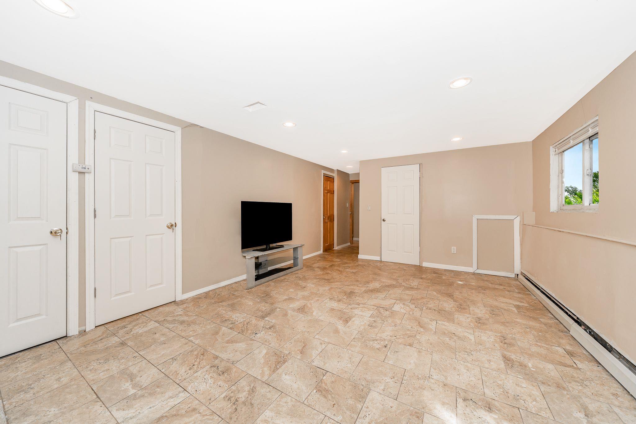 47 Briarwood Road, Wheatley Heights, New York image 17