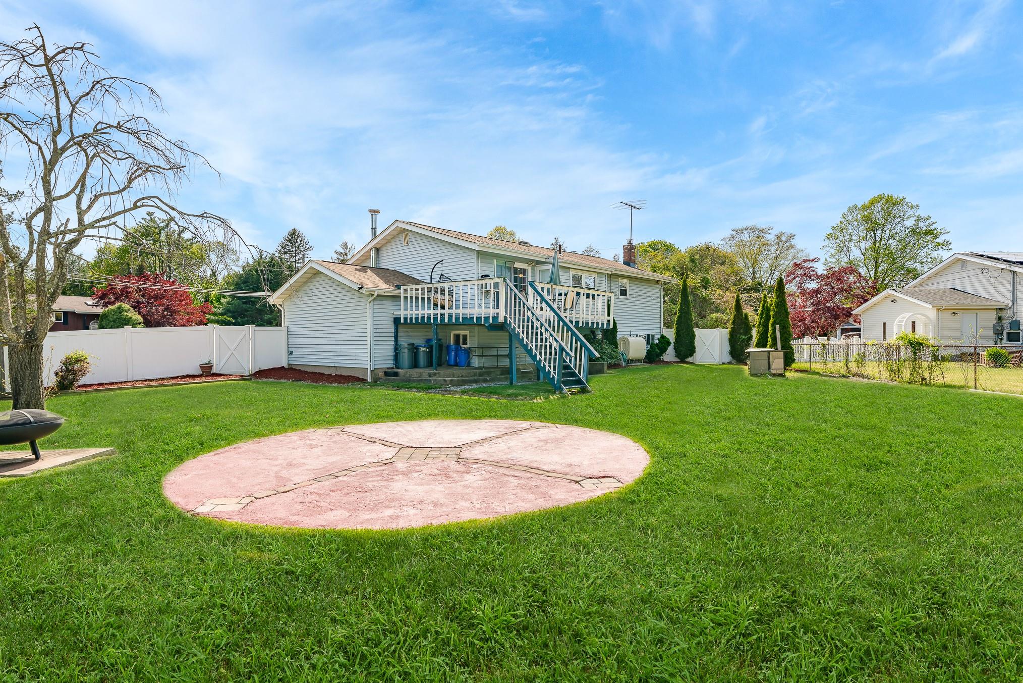 47 Briarwood Road, Wheatley Heights, New York image 25