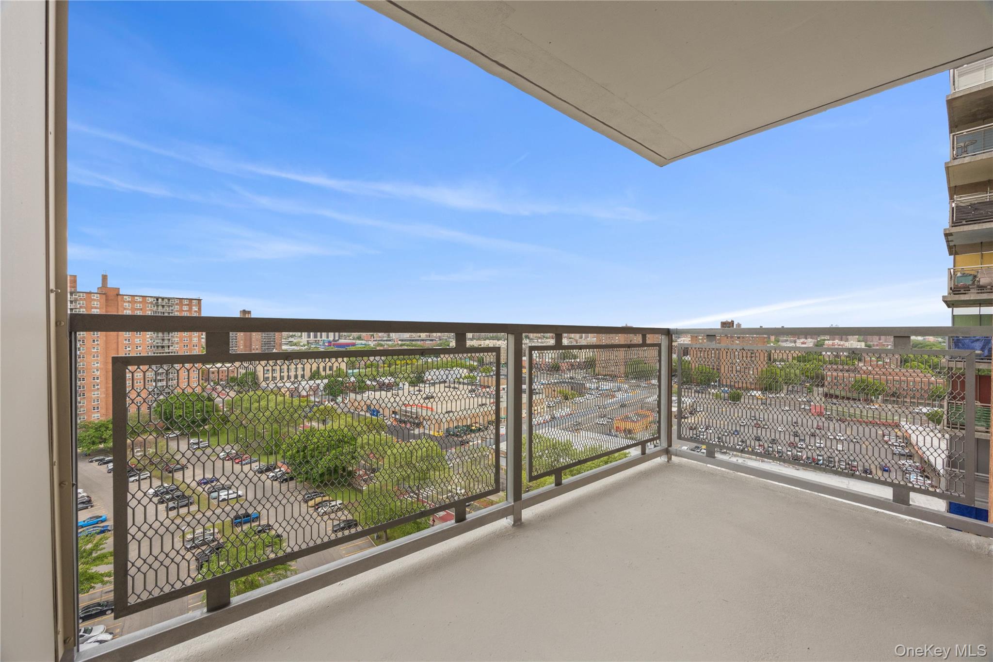 880 Boynton Avenue 8B