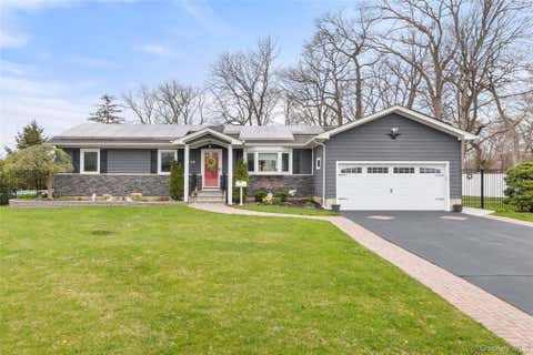 Homes For Sale - 10 Denise Drive<br/> North Babylon, NY 11703