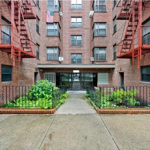 Photo of 32-25 88th St St #407, Jackson Heights, NY 11369 (MLS # 958220)