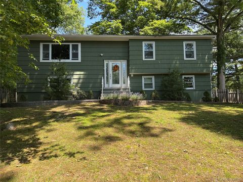 Photo of 11 Guterl Terrace, Pearl River, NY 10965 (MLS # 1009586)