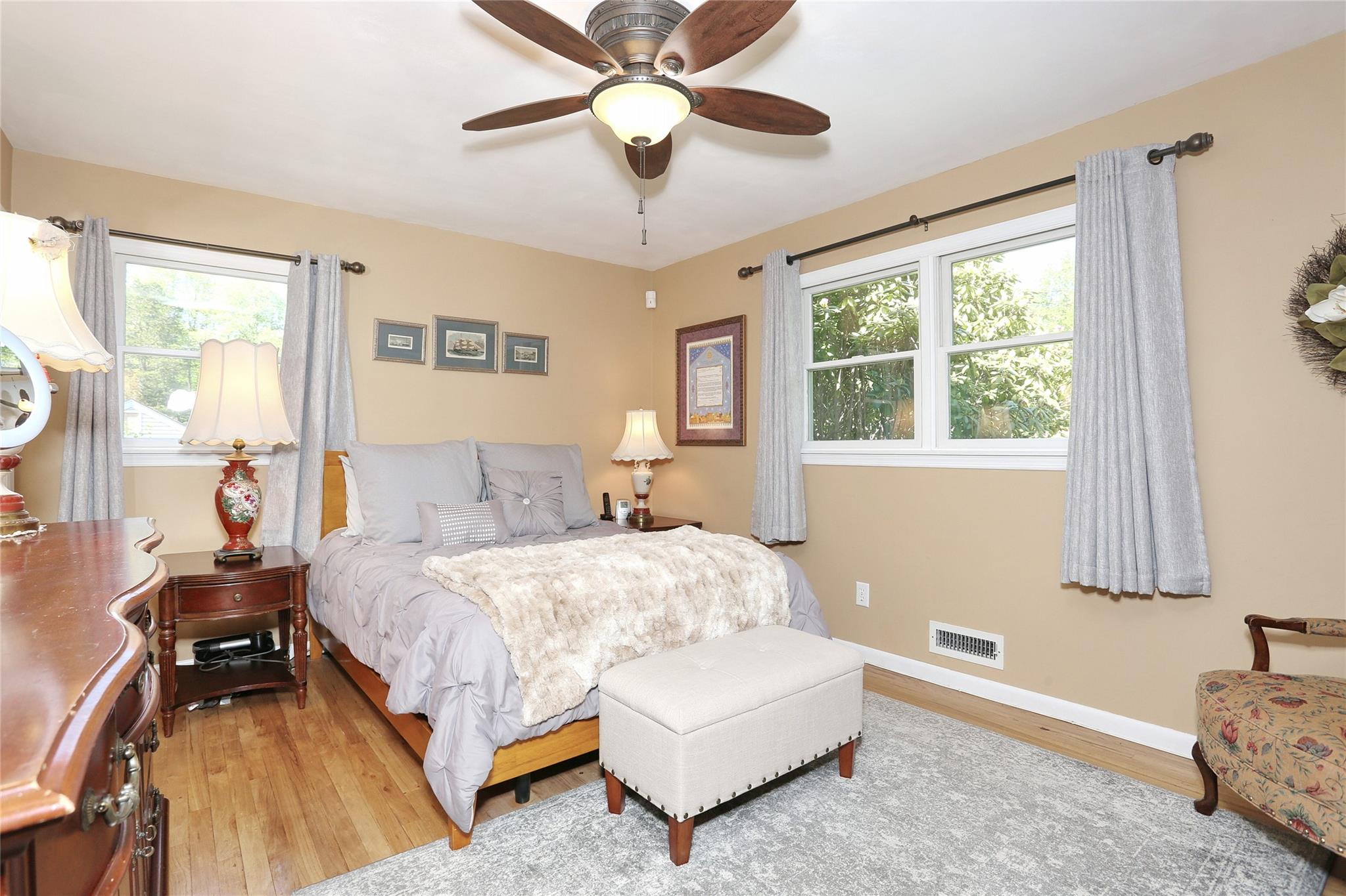11 Bell Lane, Spring Valley, New York image 20